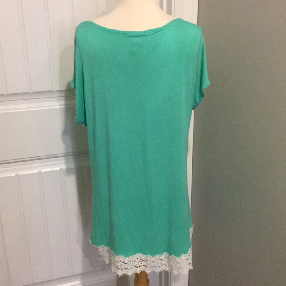 Beautiful Boutique Lace Trimmed Tunic - Picture 4 of 5
